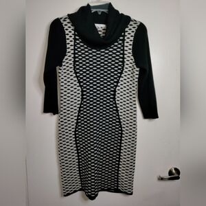 Sandra Darren (Sz L) Black & Cream Patterned Turtleneck 3/4 Sleeve Sweater Dress